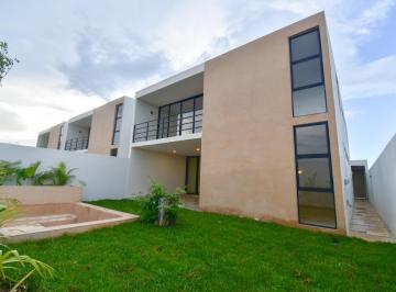 Casa · 390m² · 4 Recámaras · 3 Estacionamientos · Casa en Priva de 4 Recámaras - Temozón Norte