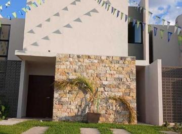 Casa · 163m² · 3 Recámaras · 2 Estacionamientos · Residencia en Venta Al Norte de Mérida con Amplios Espacios