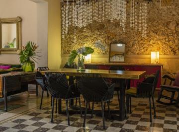Casa · 145m² · 3 Recámaras · 2 Estacionamientos · Casa Colonial Amueblada en Venta Centro Histórico de Mérida