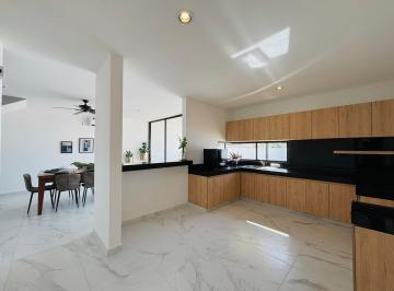Casa · 208m² · 3 Recámaras · 4 Estacionamientos · Casa en Venta Dentro de Residencial – Dzityá, Mérida