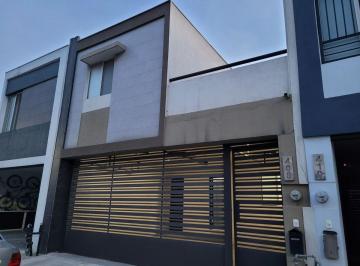 Casa de 3 habitaciones, García · Casa en Renta en Las Lomas Sector Privadas