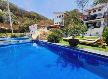 Casa de 4 habitaciones, Ixtapan de la Sal · Residencia en Esquina de Tres Niveles con Alberca Climatizada, Jacuzzi y Palapa en Rancho San Diego.