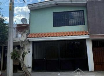 Casa · 128m² · 3 Recámaras · 1 Estacionamiento · Casa en Venta