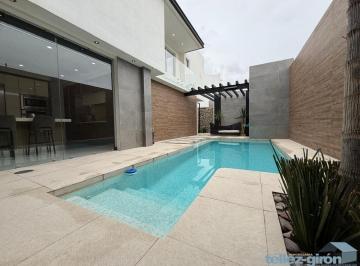 Casa de 3 habitaciones, Juárez · Se Vende Casa con Alberca Cerrada Los Cipreses