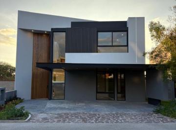 Casa de 4 habitaciones, Querétaro · Casa en Venta, Altozano El Nuevo Querétaro