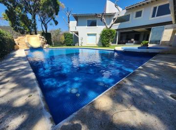 Casa de 6 habitaciones, Ixtapan de la Sal · Residencia Familiar con Alberca y Jacuzzi con Tobogán, Jardín y Palapa Equipada en Zona Residencial