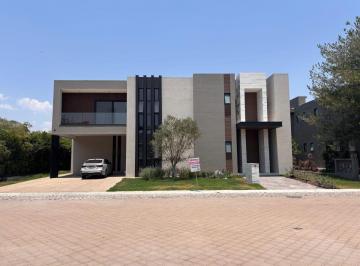 Casa de 4 habitaciones, Querétaro · Casa 720 m² con 4 Recámaras en Venta, El Campanario, Queretar