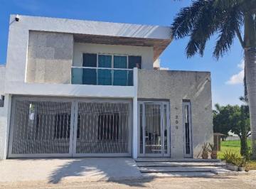 Casa · 315m² · 3 Recámaras · 3 Estacionamientos · Casa - Fraccionamiento Los Encinos