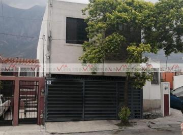 Casa · 218m² · 4 Recámaras · 1 Estacionamiento · Casa en Venta en Real del Valle