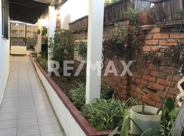 Casa · 190m² · 4 Recámaras · 2 Estacionamientos · Venta de Casa Amplia y Funcional en Baja Malibu - (4)