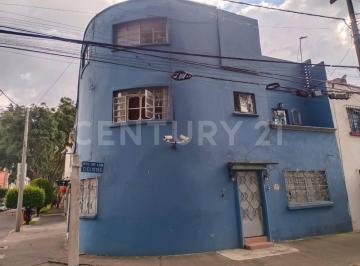Casa · 162m² · 4 Recámaras · 1 Estacionamiento · Casa en Venta en Churubusco Country Club Coyoacán Cdmx