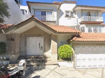 Casa de 4 habitaciones, Cuajimalpa de Morelos · Casa en Colonia Bosques de Las Lomas, Cuajimalapa, con 4 Recamaras, Jardin y Patio