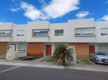 Casa de 3 habitaciones, Querétaro · Casa en Venta en Querétaro ¡Valle de Juriquilla! Dentro de Privada con Alberca!