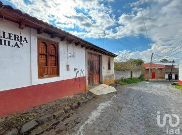 Casa · 335m² · 5 Recámaras · 5 Estacionamientos · Casa en Venta en Patzcuaro Mich