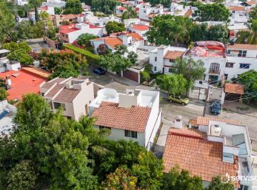 Casa · 158m² · 3 Recámaras · 2 Estacionamientos · Casa en Venta en Jurica Querétaro