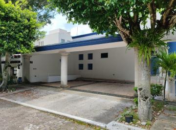 Casa · 457m² · 4 Recámaras · Casa con un Lago Trasero en El Fraccionamiento de Tres Pasos