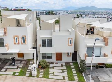 Casa · 119m² · 4 Recámaras · 2 Estacionamientos · Casa en Venta en Juriquilla Querétaro