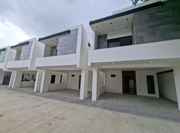 Casa · 150m² · 3 Recámaras · 2 Estacionamientos · Casa - Unidad Nacional