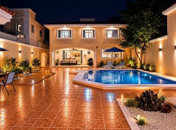 Casa de 6 habitaciones, Mérida · Casa Amplia en Venta Dentro de Mérida