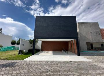 Casa de 4 habitaciones, San Andrés Cholula · Elegante Residencia en Venta con Diseño Moderno y Amplios Espacios Lomas de Angelopolis
