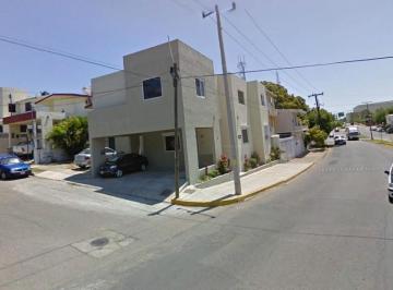 Oficina · Oficina Av Loma Real en Renta