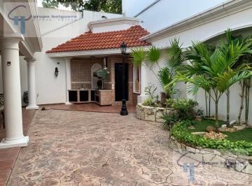 Casa · 568m² · 3 Recámaras · 6 Estacionamientos · Casa en Venta en Fracc. Lomas de Chairel, Frente a Bolitam en Tampico, Tamps