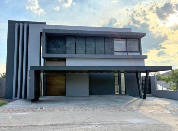 Casa de 4 habitaciones, Querétaro · Casa en Venta en Altozano El Nuevo Querétaro