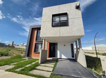 Casa · 160m² · 3 Recámaras · 2 Estacionamientos · Casa en Venta en Residencial Hidalgo Oro