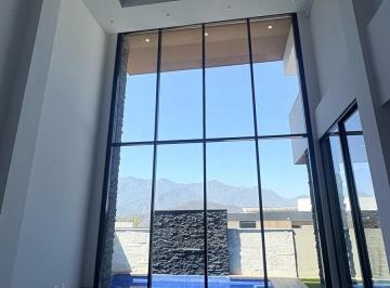 Casa · 810m² · 4 Recámaras · 4 Estacionamientos · Casa - Residencial y Club de Golf La Herradura Etapa a