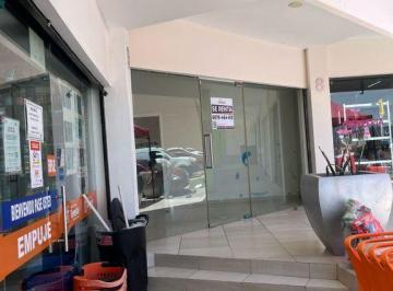 Local comercial · 120m² · 4 Estacionamientos · Local en Plaza Cumbres en Lomas de San Isidro, Culiacan, Sinaloa
