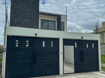 Casa de 3 habitaciones, Toluca · Venta de Casa a Pie de Calle en Toluca