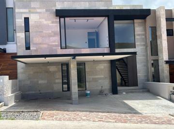 Casa en condominio de 4 habitaciones, Querétaro · Vendo Residencia en Altozano con 4 Recamaras $6,350,000 Mxn