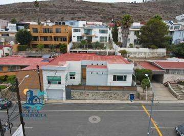 Casa de 3 habitaciones, Ensenada · Casa en Renta en Colonia Moderna