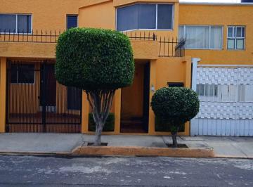 Casa de 4 habitaciones, Coyoacán · Casa en Venta en Fracc. Parque de Coyoacán – Cdmx
