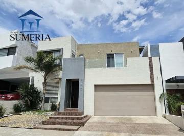 ca2966dadb4ea988d7a6d1cd80f7f21e391b17d272df938d8086ab802c129bec · Hermosa Casa en Venta en Bosques de Valle
