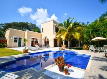 Casa de 5 habitaciones, Benito Juárez · Casa con Alberca Privada a Orillas de La Laguna, en Venta, Zona Hotelera Cancún