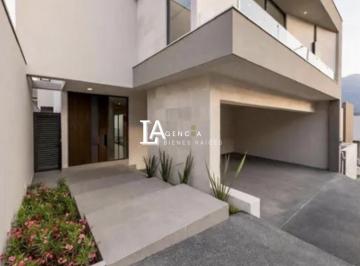 Casa · 250m² · 3 Recámaras · 2 Estacionamientos · Venta de Casa Castaños del Vergel