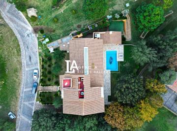Casa · 1265m² · 5 Recámaras · 4 Estacionamientos · Venta de Casa en Las Estancias