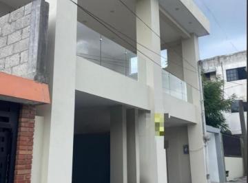 Casa · 253m² · 4 Recámaras · 2 Estacionamientos · Casa - Monteverde
