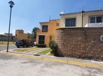 Casa · 180m² · 4 Recámaras · 2 Estacionamientos · Excelente Casa en Fraccionamiento Cerrado en Tecámac a 5 Min del Aeropuerto.
