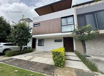 Casa de 4 habitaciones, Zapopan · Casa en Renta Amueblada en Bosques Vallarta