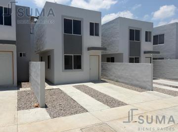 Casa · 104m² · 2 Recámaras · 1 Estacionamiento · Casa en Venta en Col. Latinoamericana, Tampico Tamaulipas.
