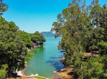Casa en condominio de 3 habitaciones, Valle de Bravo · Casa en Venta en Avandaro