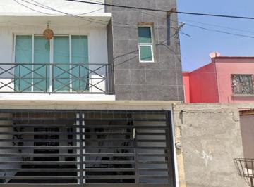 Casa de 3 habitaciones, Querétaro · Casa en Santiago Michac No. 112, Mza. 306, Lote 14, Col. Villas de Santiago de Queretaro, Queretaro