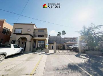 Casa de 4 habitaciones, Ensenada · Casa en Venta | Adaptada Para Oficina + Amplio Terreno | Col. Hidalgo, Ensenada, B. C.