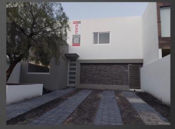 Casa · 308m² · 3 Recámaras · 2 Estacionamientos · Estrene Casa de Venta Fracionamiento Campestre Nuevo Juriquilla Queretaro