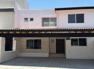Casa · 250m² · 3 Recámaras · 2 Estacionamientos · Venta Casa Lomas de Juriquilla Queretaro Excelente Inversion