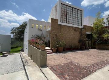 Casa · 276m² · 2 Recámaras · 3 Estacionamientos · Casa Una Planta en Venta "Mision de San Jeronimo" Queretaro