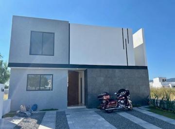 Casa · 195m² · 3 Recámaras · 2 Estacionamientos · Casa Venta Grand Preserve Nuevo Juriquilla Queretaro