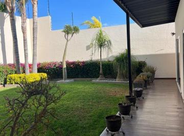 Casa · 515m² · 3 Recámaras · 3 Estacionamientos · Venta Casa Una Planta Villas del Meson Juriquilla Queretaro